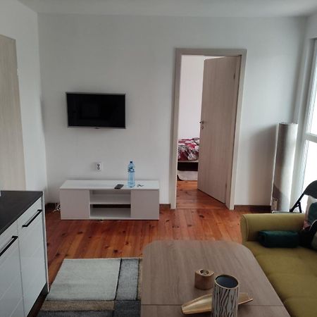 Rozi Apartment Burgas Bagian luar foto